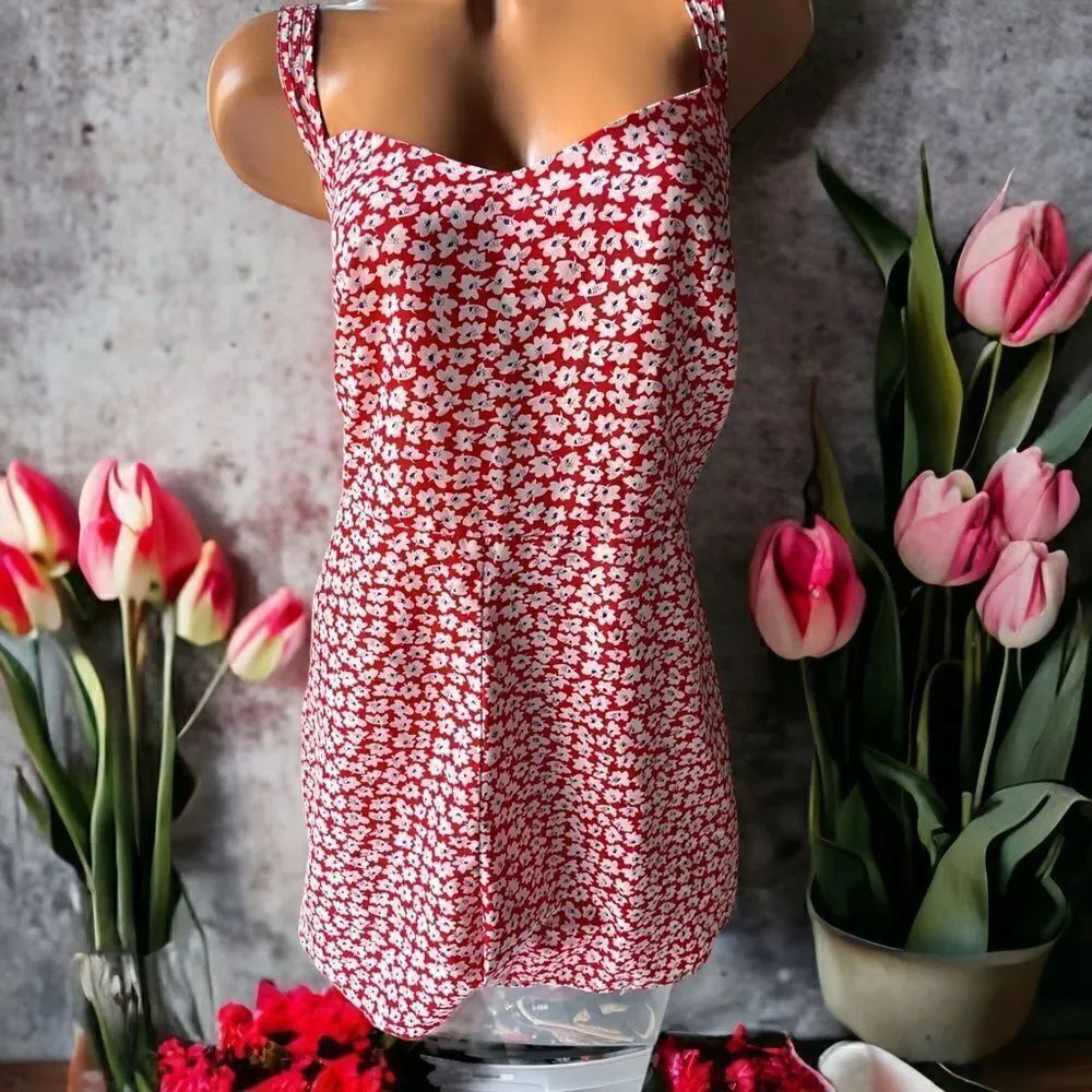 Strappy Plus Romper l Red w/ White & Blue Pattern l Side-Zip l EUC